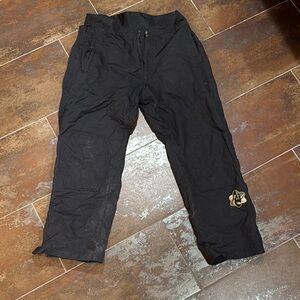 Black Cargo Pants with Elastic Waistband and Durable Fabric